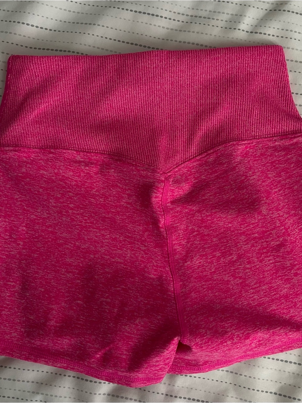 Alo ultra soft yoga shorts - Picture 3 of 6